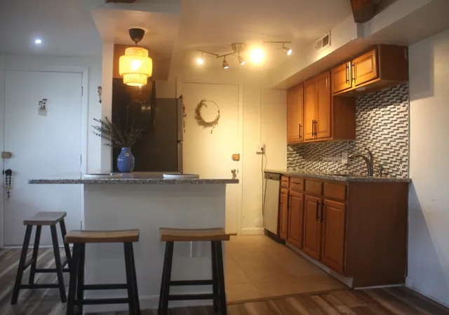 4th image of 108 Oak Ln #4, Brockton, MA 02301 | MLS# 73548364
