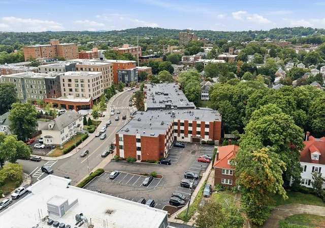 2nd image of Chestnut Hill Condominiums, Brighton, MA 02135