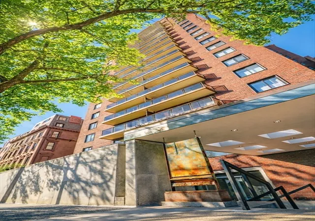 1st image of 180 Beacon Street #8DE, Boston, MA 02116 | MLS# 73525197
