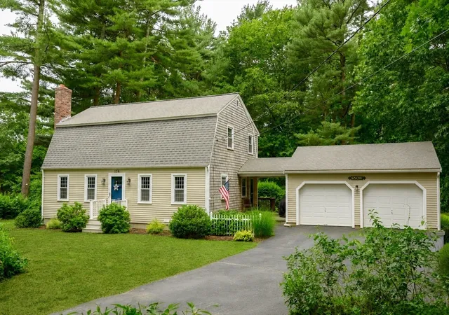 3rd image of 136 Elmer St, Pembroke, MA 02359 | MLS# 73538855