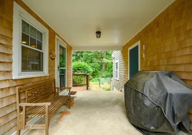 4th image of 136 Elmer St, Pembroke, MA 02359 | MLS# 73538855