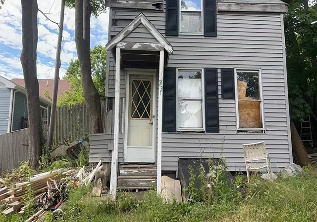 Photo 2 of Single family home for sale at 23 Island Ave, Quincy, MA 02169 | MLS# 73562790 | Listing updated on 2026-08-16