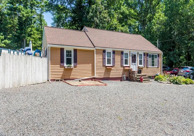 2nd image of 85 Alfred Lord Blvd, Taunton, MA 02780 | MLS# 73548960