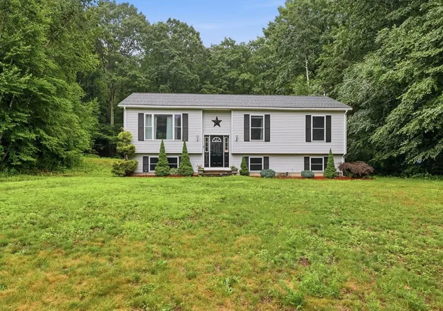 1st image of 570 Woodland Way, Russell, MA 01071 | MLS# 73545896