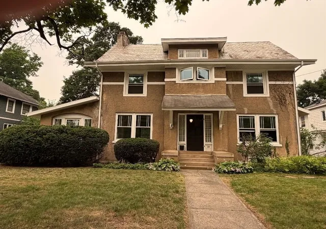 1st image of 19 Wellesley Rd, Holyoke, MA 01040 | MLS# 73551688