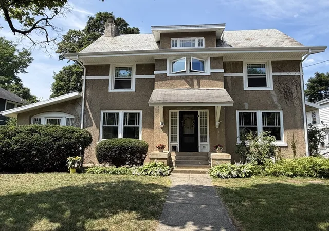 2nd image of 19 Wellesley Rd, Holyoke, MA 01040 | MLS# 73551688