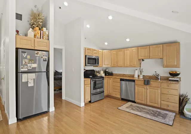 Homes for sale in Salem, MA | 266 Essex St #6, Salem, MA 01970 | MLS# 73546885