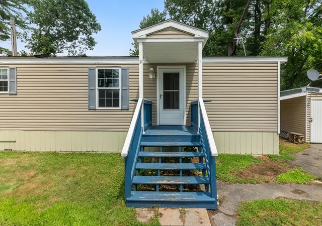 5th image of 11 Humes, Webster, MA 01570 | MLS# 73554182