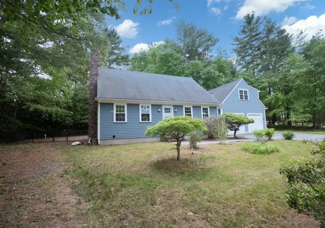 3rd image of 1 Holly Hill Ave, Westport, MA 02790 | MLS# 73527413