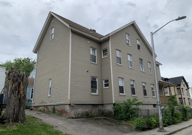 Photo 2 of Sale Pending at 128 Austin St, Worcester, MA 01609 | MLS# 73552130 | Listing updated on 2026-08-18