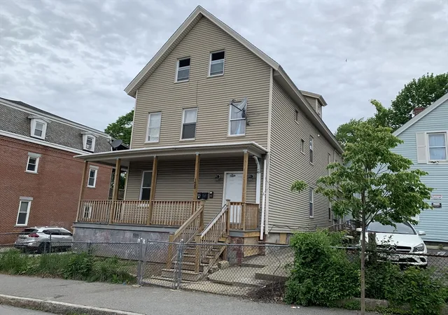 Photo 3 of Sale Pending at 128 Austin St, Worcester, MA 01609 | MLS# 73552130 | Listing updated on 2026-08-18