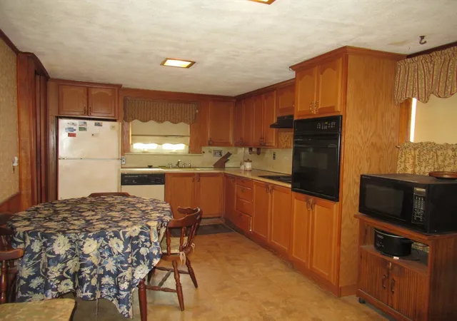 4th image of 28 South, Revere, MA 02151 | MLS# 73566970