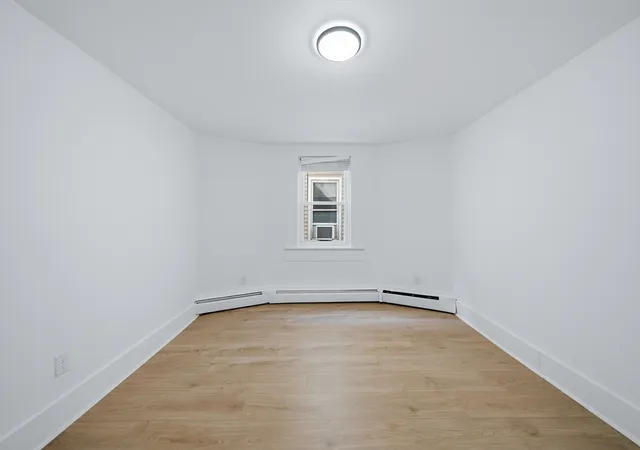 Listing Photo 5 - Condo for sale in building located at 127-129 Cedar St, Haverhill, MA 01830
