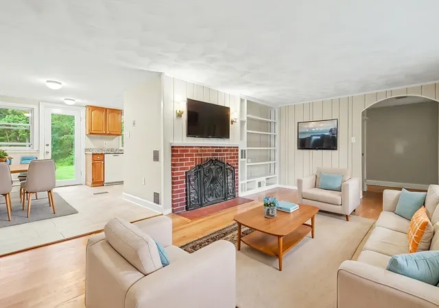 4th image of 197 River Road, Andover, MA 01810 | MLS# 73557172