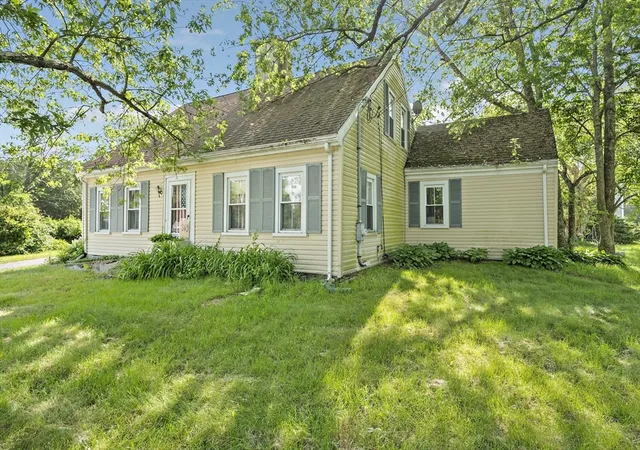 Homes for sale in East Bridgewater, MA | 369 Washington St, East Bridgewater, MA 02333 | MLS# 73533134