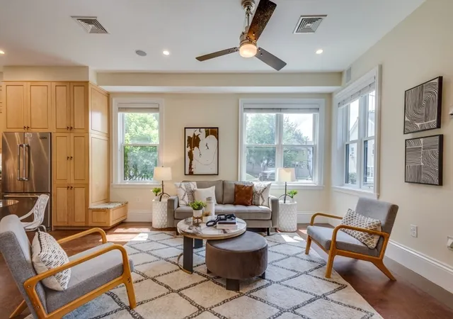 2nd image of 10 Boylston Pl #10, Jamaica Plain, MA 02130 | MLS# 73565152