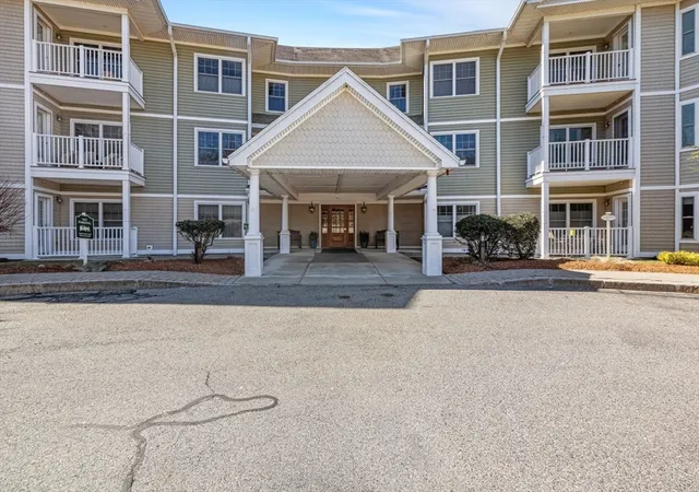Homes for sale in Northborough, MA | 490 Main St, Northborough, MA 01532
