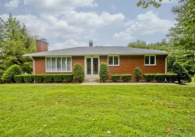 2nd image of 233 Lathrop St, South Hadley, MA 01075 | MLS# 73565884