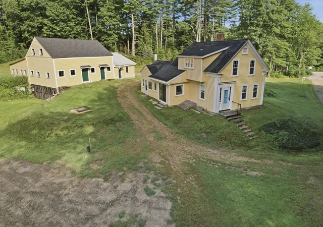 Photo 3 of Single family home for sale at 5 Meadowbrook Rd, Amesbury, MA 01913 | MLS# 73561394 | Listing updated on 2026-09-29