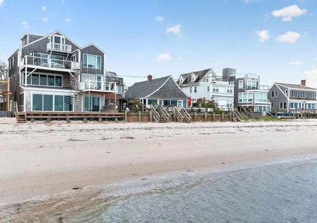 2nd image of 607 Commercial St, Provincetown, MA 02657