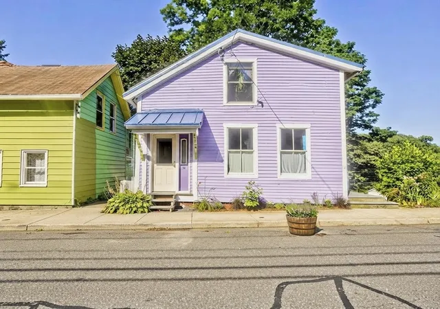 1st image of 34 Washington St, Greenfield, MA 01301 | MLS# 73559552
