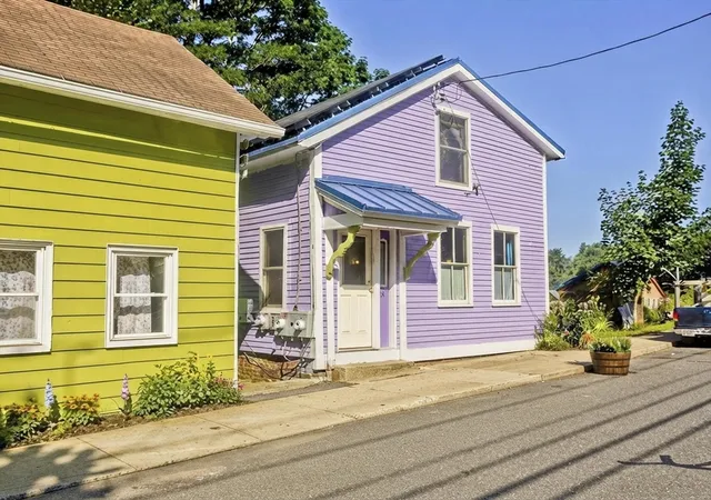 34th image of 34 Washington St, Greenfield, MA 01301 | MLS# 73559552