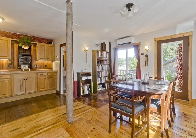 3rd image of 34 Washington St, Arlington, MA 02129