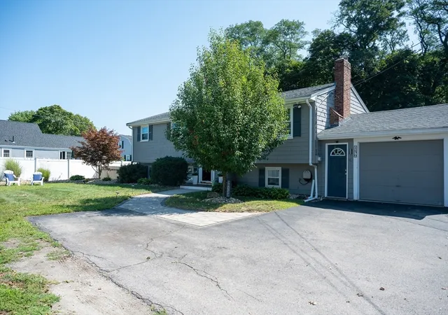 2nd image of 156 Oak St, Weymouth, MA 02190 | MLS# 73567966