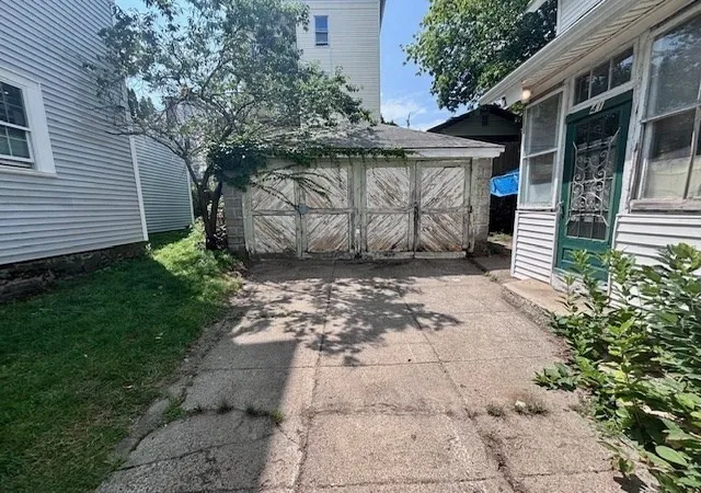 3rd image of 41 Mount Vernon St, Lowell, MA 01854 | MLS# 73563204