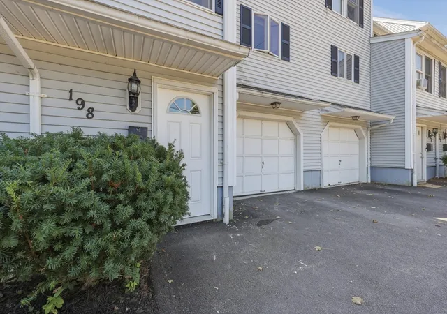2nd image of 198 Elm Street #198, Marlborough, MA 01752 | MLS# 73566695