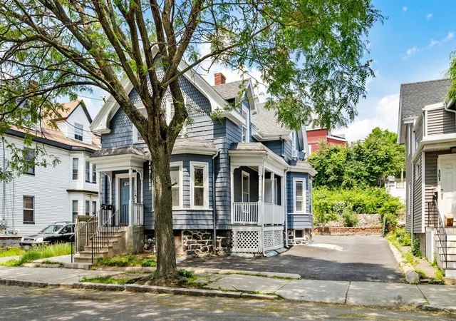3rd image of 105 Lawton Ave, Lynn, MA 01902 | MLS# 73404441