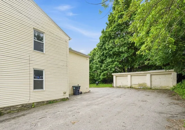 3rd image of 33 Union St, Southbridge, MA 01550 | MLS# 73523752