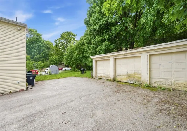 4th image of 33 Union St, Southbridge, MA 01550 | MLS# 73523752