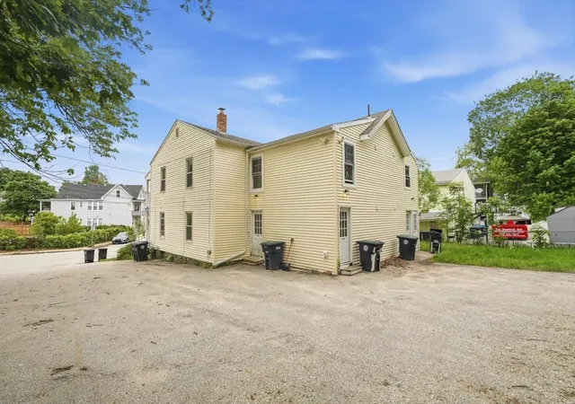 5th image of 33 Union St, Southbridge, MA 01550 | MLS# 73523752