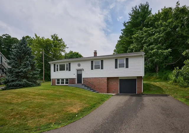 Photo 1 of Single family home for sale at 194 Pleasant St, East Longmeadow, MA 01028 | MLS# 73553319 | Listing updated on 2026-09-04