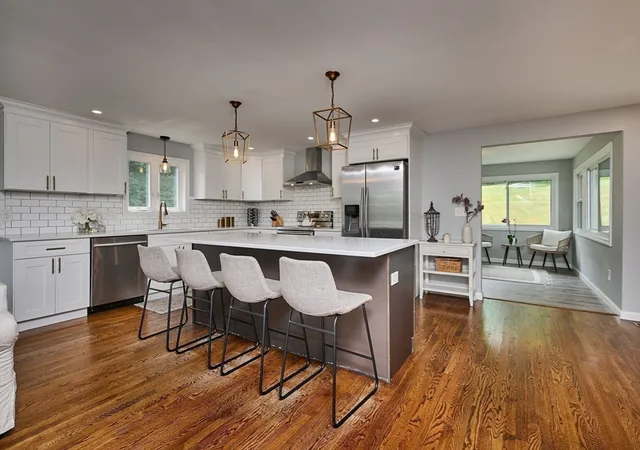 Photo 4 of Single family home for sale at 194 Pleasant St, East Longmeadow, MA 01028 | MLS# 73553319 | Listing updated on 2026-09-04