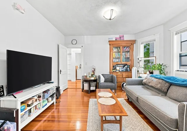 2nd image of 23 Burnham St, Somerville, MA 02144 | MLS# 73564872