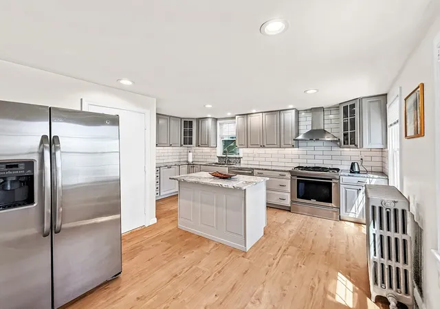 3rd image of 76 Baldwin Ave, Everett, MA 02149 | MLS# 73567611