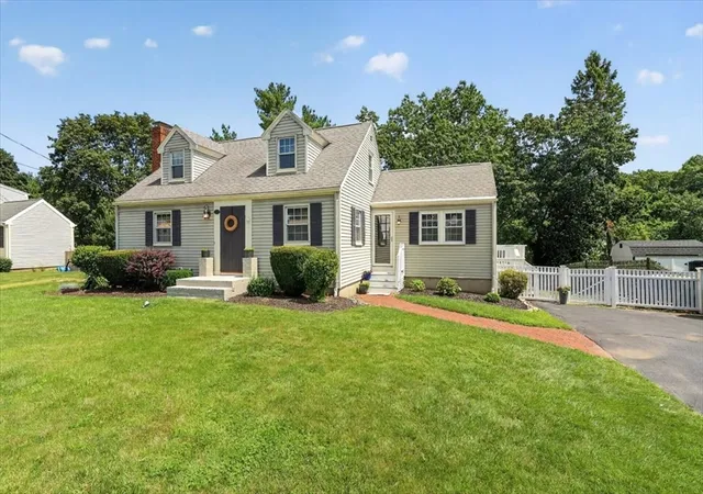Photo 2 of Single family home for sale at 39 Gerard Rd, Norwell, MA 02061 | MLS# 73562563 | Listing updated on 2026-10-04
