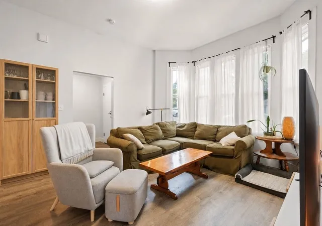 3rd image of 39 Union St, Taunton, MA 02780