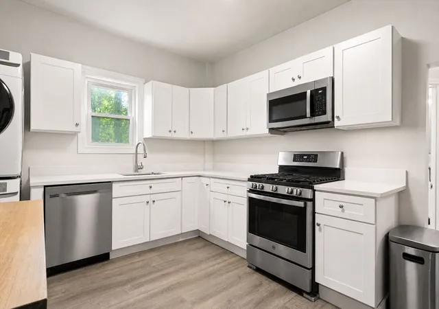 5th image of 39 Union St, Taunton, MA 02780