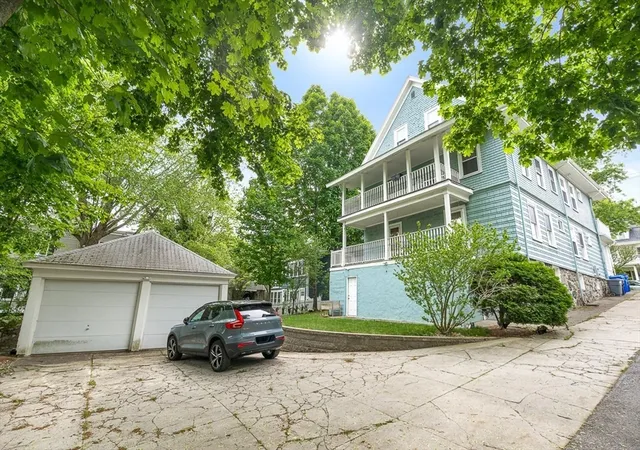 Homes for sale in Arlington, MA | 186 Pleasant St, Arlington, MA 02472