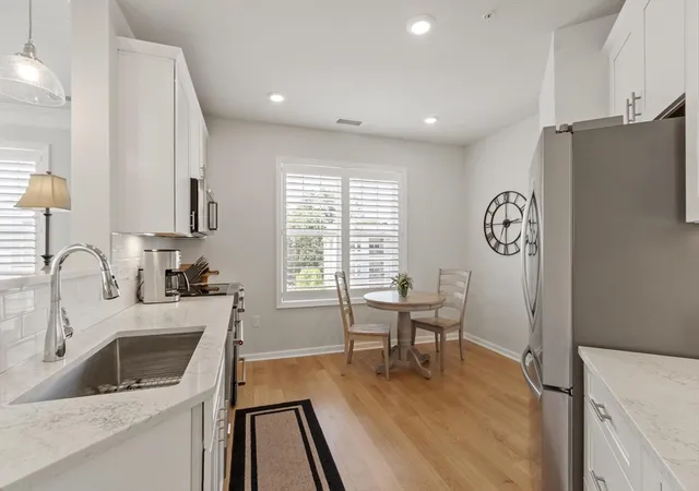 3rd image of 6 Overlook Dr #305, Andover, MA 01810 | MLS# 73548278