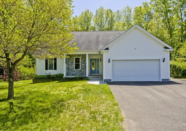 Homes for sale in Easthampton, MA | 12 Camelot Ln, Easthampton, MA 01027 | MLS# 73527371