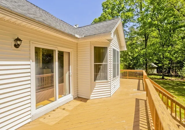 Homes for sale in Easthampton, MA | 12 Camelot Ln, Easthampton, MA 01027 | MLS# 73527371