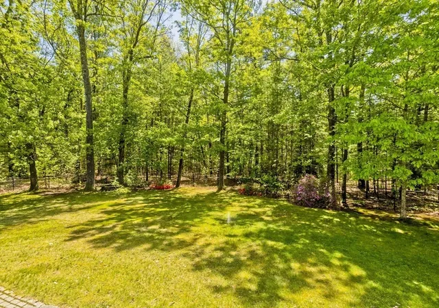 Homes for sale in Easthampton, MA | 12 Camelot Ln, Easthampton, MA 01027 | MLS# 73527371