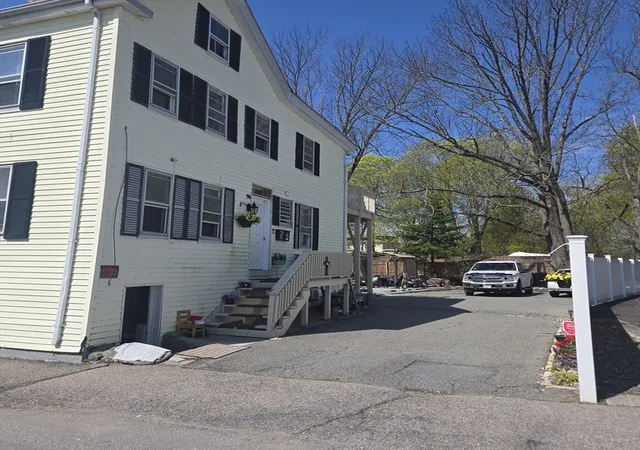 3rd image of 90 School St, Watertown, MA 02472