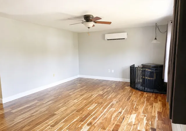 3rd image of 42 Deacon, Northborough, MA 01532