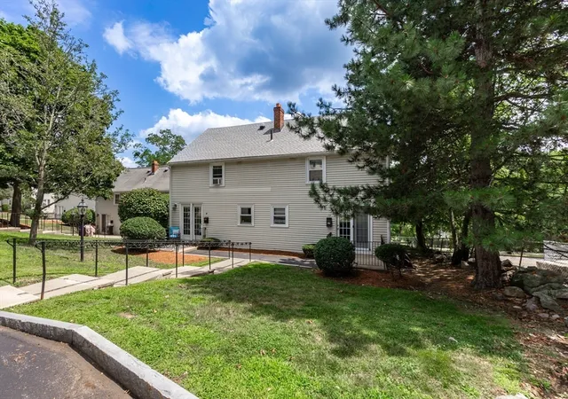 Listing Photo 4 - Condo for sale in building located at 9 Bow St, Arlington, MA 02474 - Unit #9