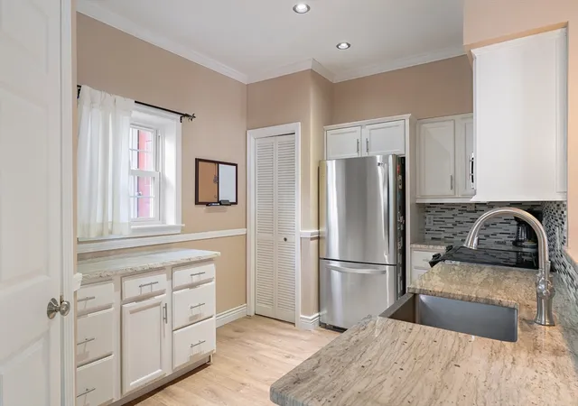 Homes for sale in Braintree, MA | 73 Bradford Commons Ln #73, Braintree, MA 02184 | MLS# 73514251